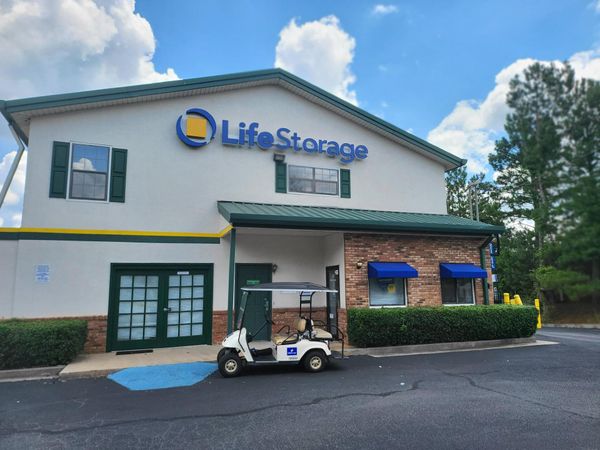 Self Storage Units at Life Storage