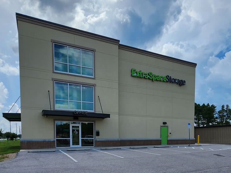 Storage Units in Pensacola, FL at 1600 W Nine Mile Rd