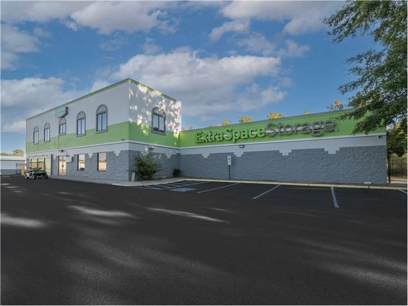 25×10 Garage in Richmond, VA 8025 Midlothian Tpke Richmond, Virginia