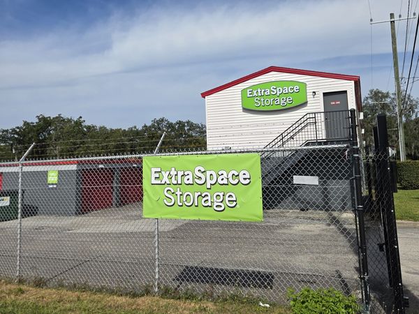 Extra Space Storage facility at 5550 Stanford Rd - Jacksonville, FL