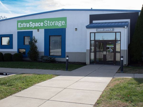Extra Space Storage facility at 227 W Dodds St - Bloomington, IN