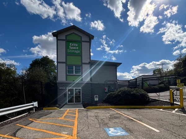 Extra Space Storage facility at 1005 E Entry Dr - Pittsburgh, PA