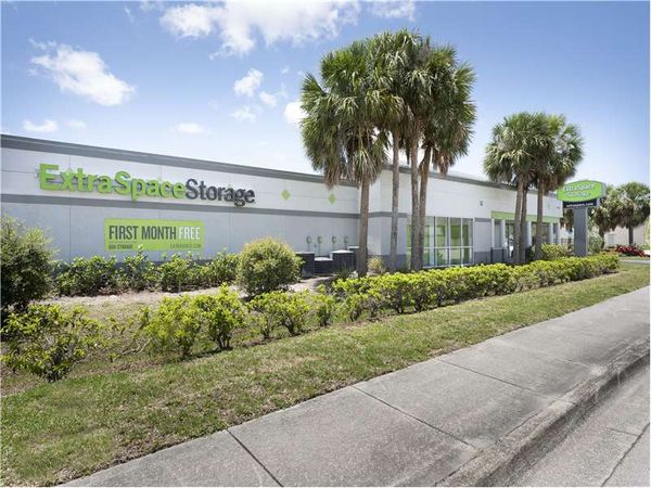 Extra Space Storage facility at 9321 Cypress Lake Dr - Fort Myers, FL