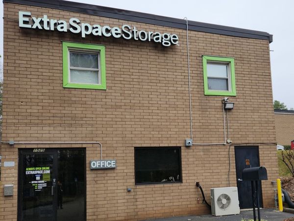 Extra Space Storage facility at 1525 Williams Dr - Marietta, GA