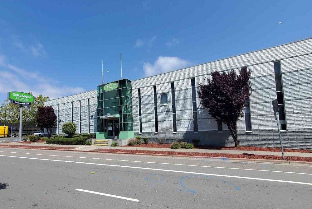 Extra Space Storage  300 Market St in Oakland, CA