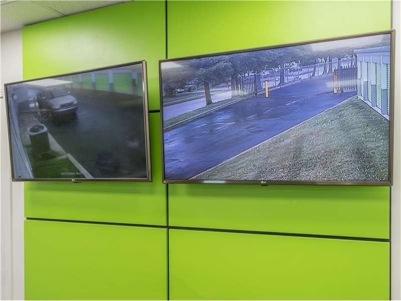 Extra Space Storage  525 W 35th St in Fort Mitchell, KY