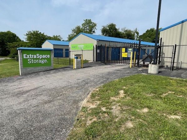 Extra Space Storage facility at 909 O St - Bedford, IN