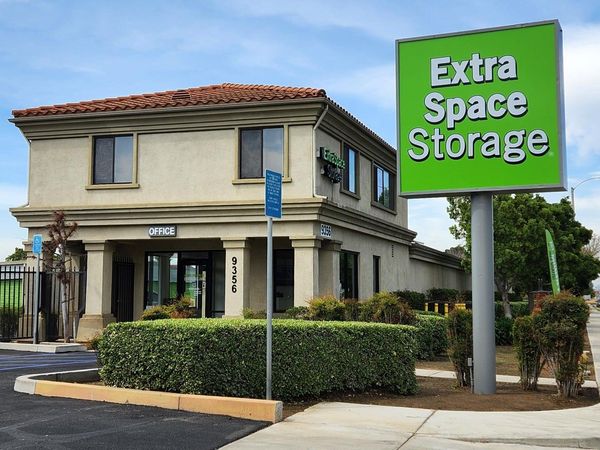 Extra Space Storage facility at 9356 Bellegrave Ave - Riverside, CA