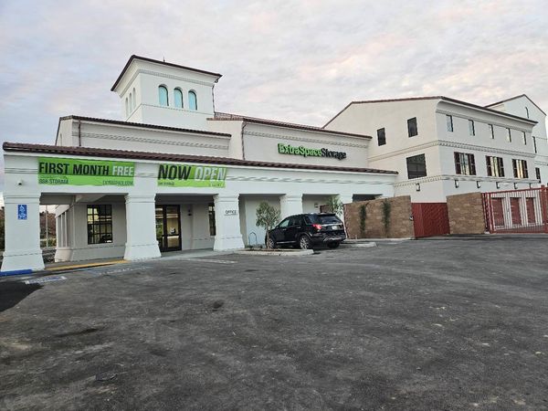Extra Space Storage facility at 26676 Valley Center Dr - Santa Clarita, CA
