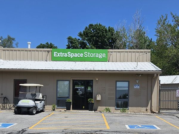 Extra Space Storage facility at 2829 S 148th Ave Cir - Omaha, NE