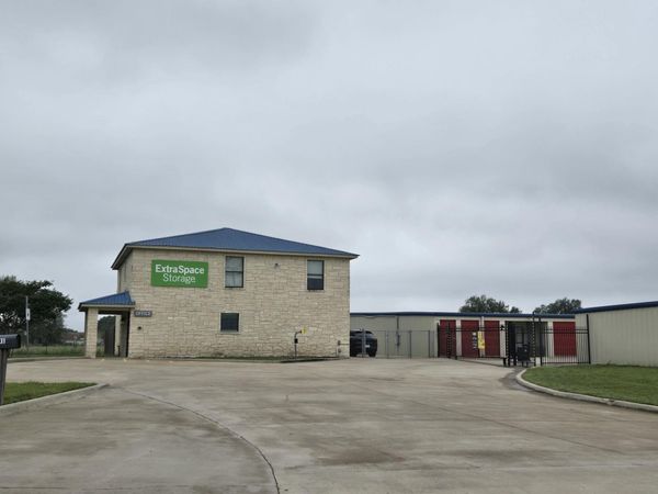 Extra Space Storage facility at 3901 Shell Rd - Georgetown, TX