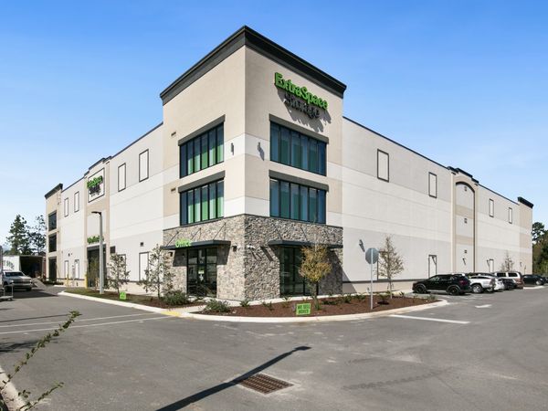 Extra Space Storage facility at 2530 County Rd 220 - Middleburg, FL