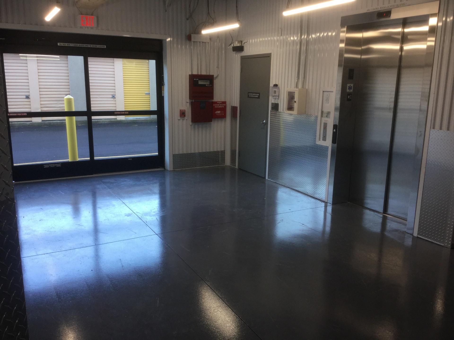 Extra Space Storage  73 Pleasant St in Dracut, MA