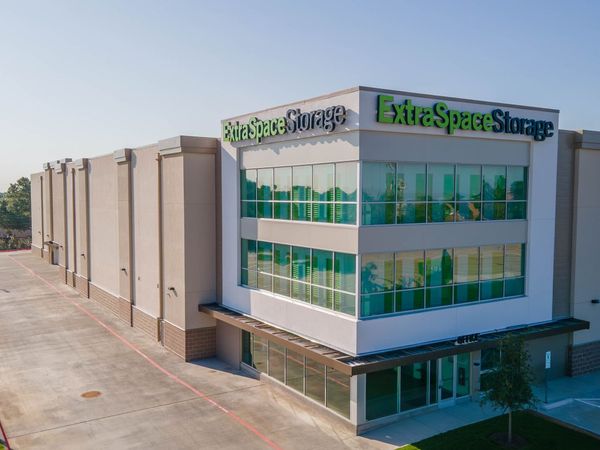 Extra Space Storage facility at 1015 S Greenville Ave - Allen, TX