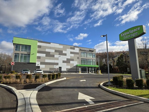 Extra Space Storage facility at 100 Route 17 - Upper Saddle River, NJ