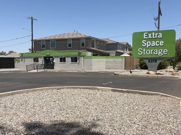 Extra Space Storage facility at 6208 N 67th Ave - Glendale, AZ