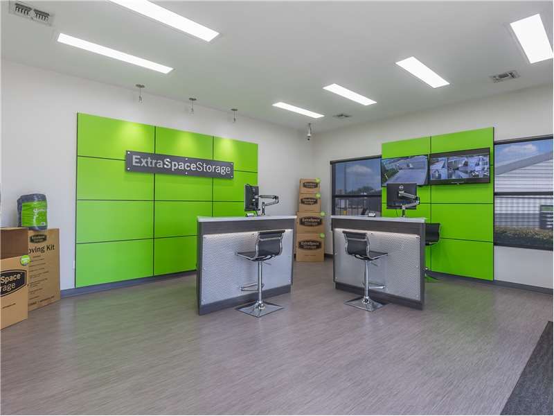 Extra Space Storage  1975 W Northwest Hwy in Dallas, TX