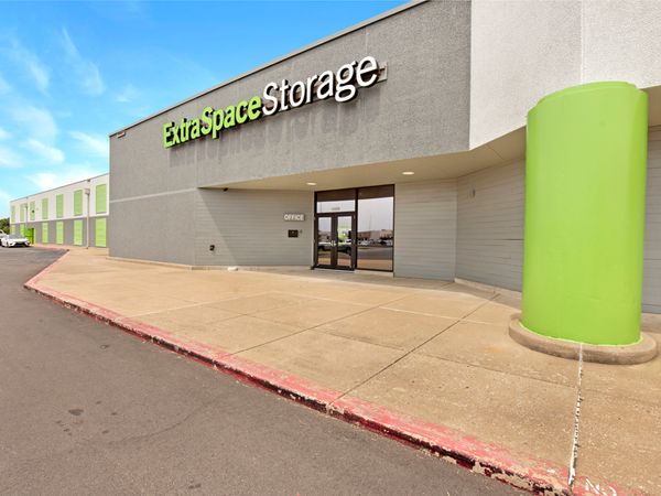Extra Space Storage facility at 14009 E 21st St - Tulsa, OK