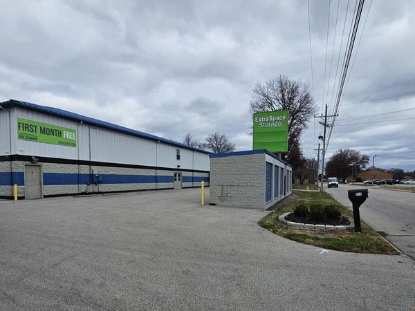 Extra Space Storage facility at 513 Little League Blvd - Clarksville, IN