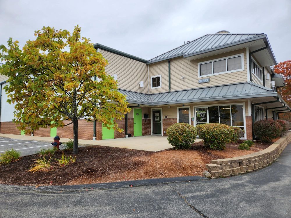 Extra Space Storage  232 N Broadway in Salem, NH