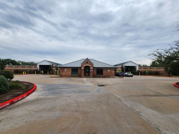 Extra Space Storage facility at 4717 Cartwright Rd - Missouri City, TX