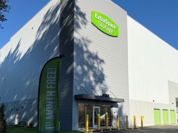 Extra Space Storage facility at 1 Midland St - Rochelle Park, NJ