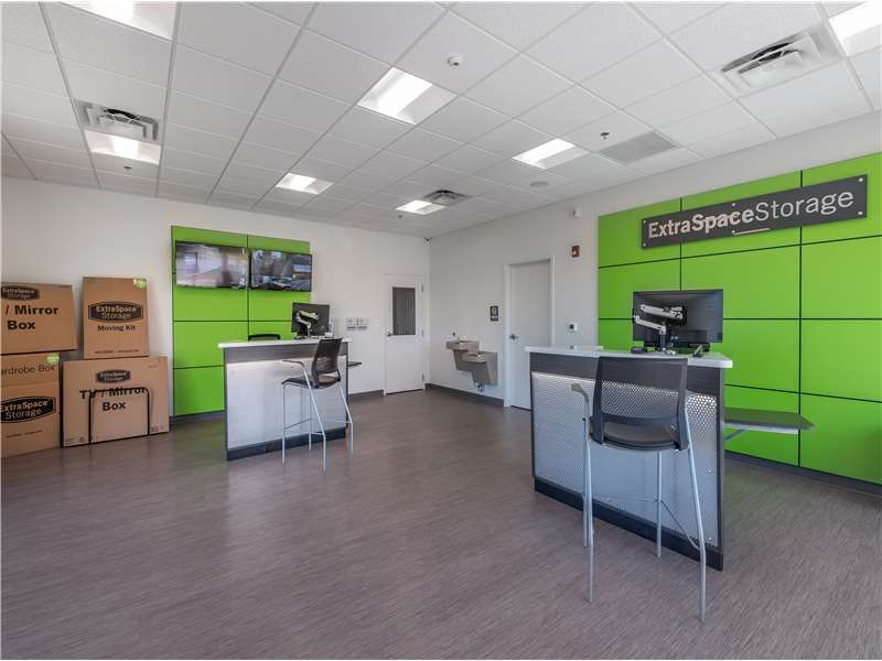5×10 Self Storage Unit in Doraville, GA 6956 Buford Hwy NE Doraville, Georgia 3