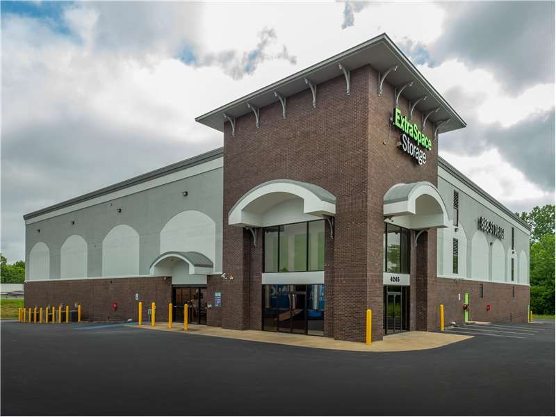 Extra Space Storage  4245 Carmichael Rd in Montgomery, AL