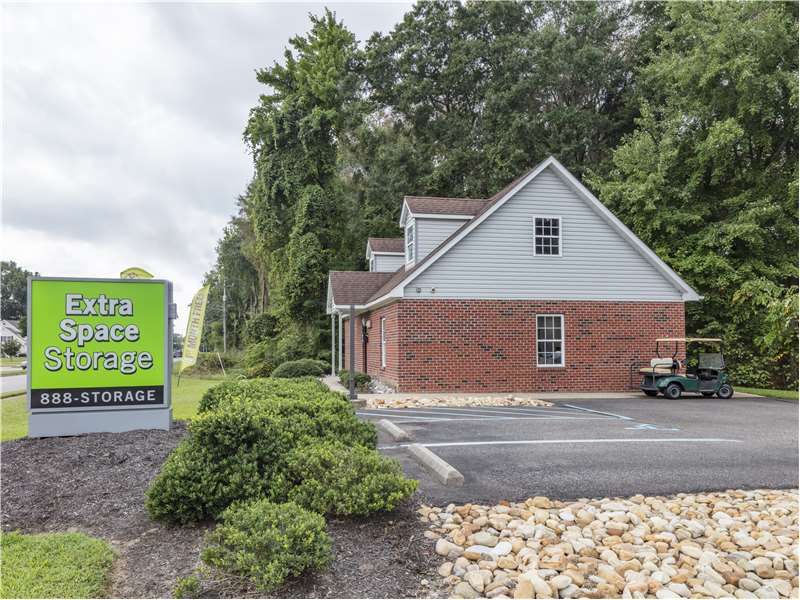 Extra Space Storage  1343 Big Bethel Rd in Hampton, VA