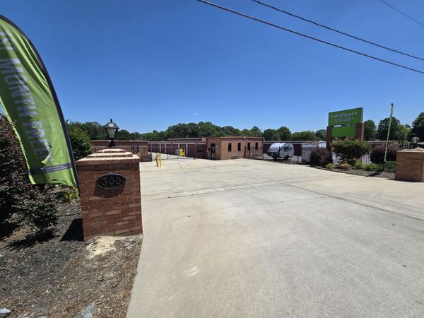 Extra Space Storage facility at 300 NC Hwy 200 N - Stanfield, NC