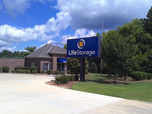 Life Storage facility on 1231 Gatewood Dr - Auburn, AL