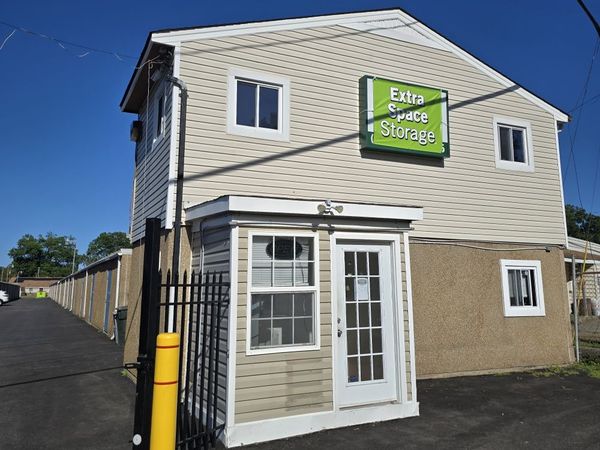 Extra Space Storage facility at 185 E Mercury Blvd - Hampton, VA