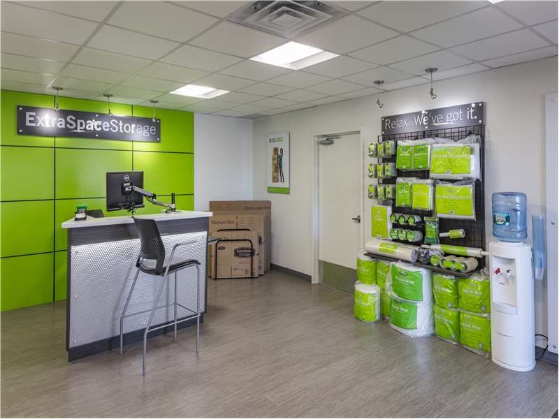 8×5 Self Storage Unit in Quincy, MA 95 Old Colony Ave Quincy, Massachusetts 3