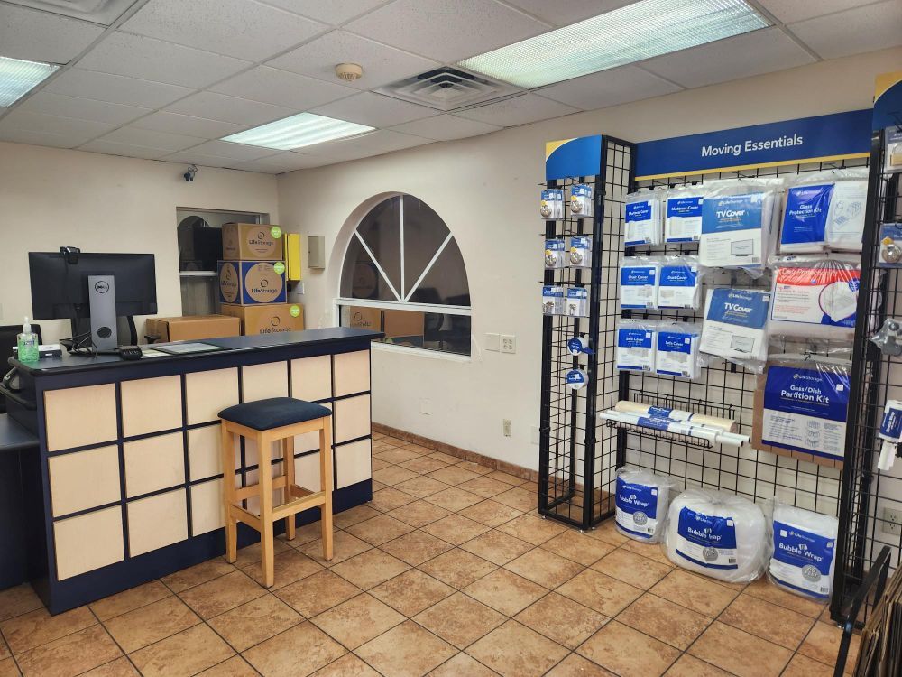 20×10 Self Storage Unit in Hollywood, FL 1109 N 21st Ave Hollywood, Florida 3