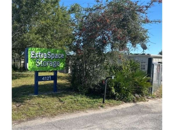 Extra Space Storage facility at 4121 Gulf Breeze Pkwy - Gulf Breeze, FL