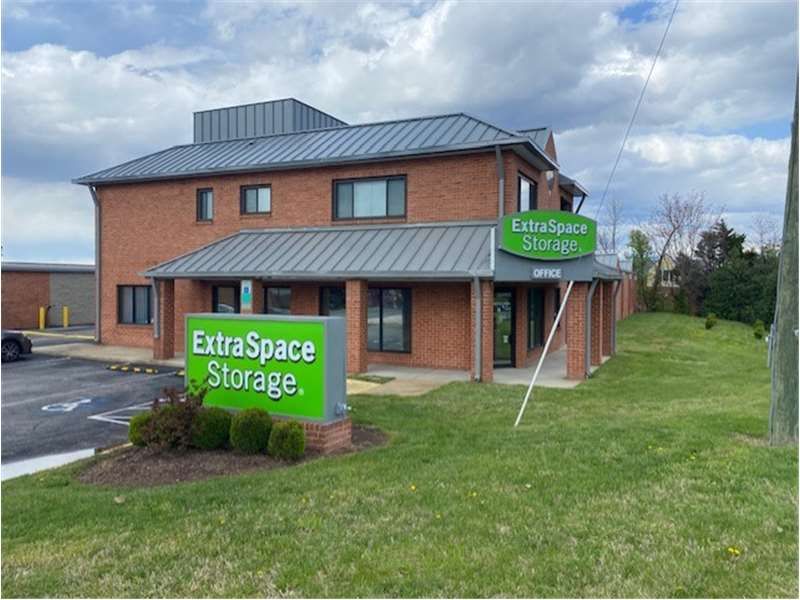 Extra Space Storage  3318 Old Bridge Rd in Woodbridge, VA