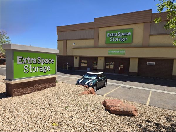 Extra Space Storage facility at 2012 E Riverside Dr - St George, UT