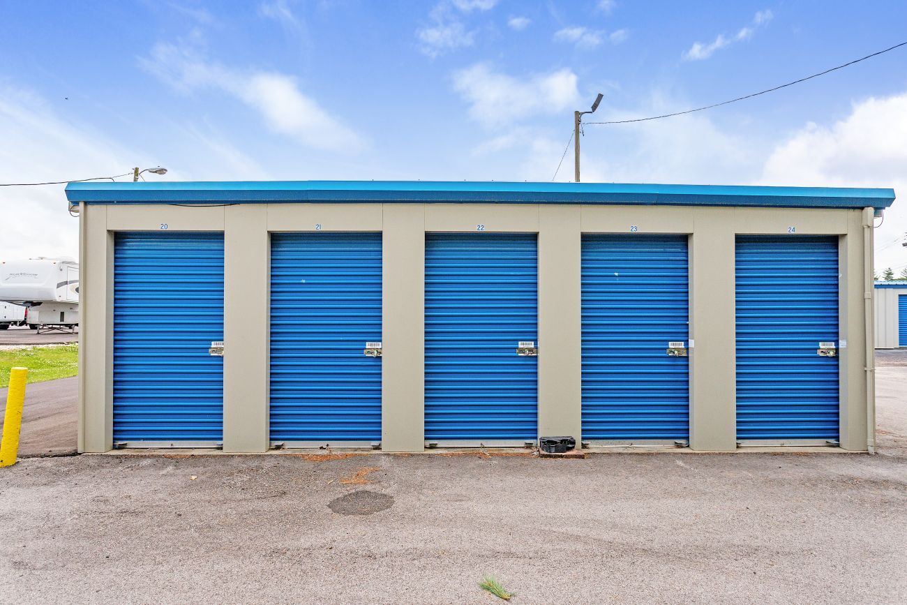 20×15 Garage in Petersburg, IN 280 W Main St Petersburg, Indiana 2