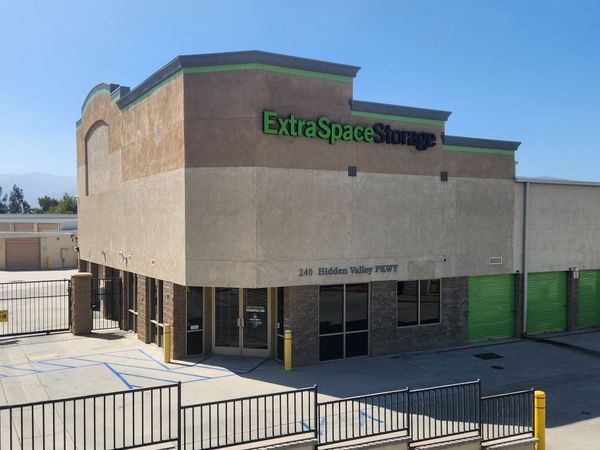 Extra Space Storage facility at 240 Hidden Valley Pkwy - Norco, CA