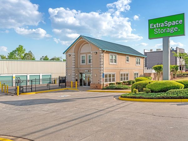 Extra Space Storage facility at 1391 Powder Springs St - Marietta, GA