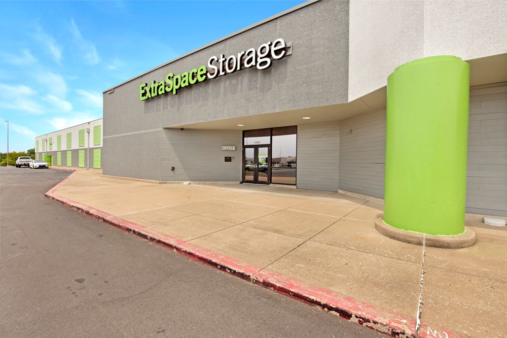 18×12 Parking Lot in Tulsa, OK 14009 E 21st St Tulsa, Oklahoma