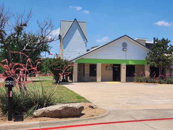 Extra Space Storage facility at 908 Allen Central Dr - Allen, TX
