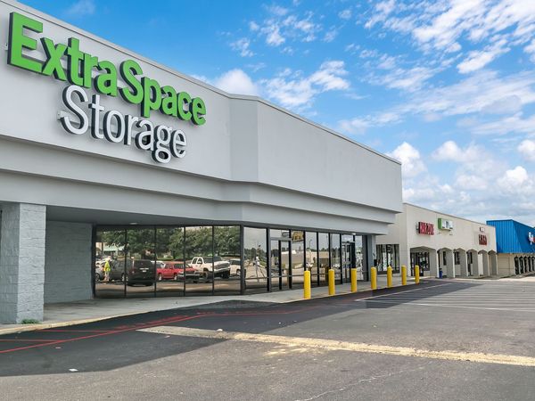 Extra Space Storage facility at 5441 Highway 90 W - Mobile, AL