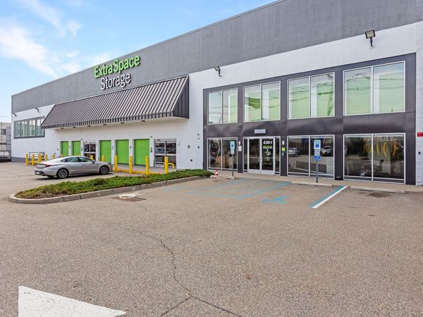 Extra Space Storage facility at 4301 Tonnelle Ave - North Bergen, NJ