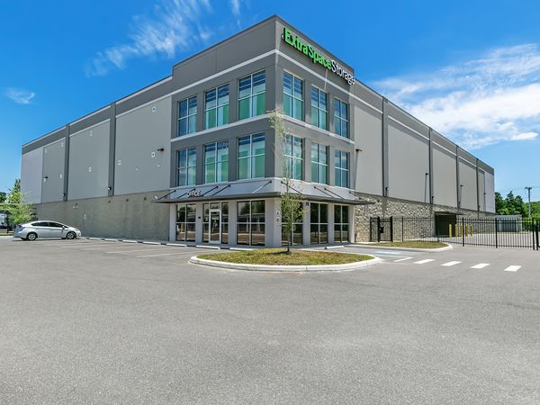 Extra Space Storage facility at 2701 Drane Field Rd - Lakeland, FL