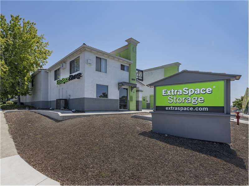 Extra Space Storage  24700 Mission Blvd in Hayward, CA