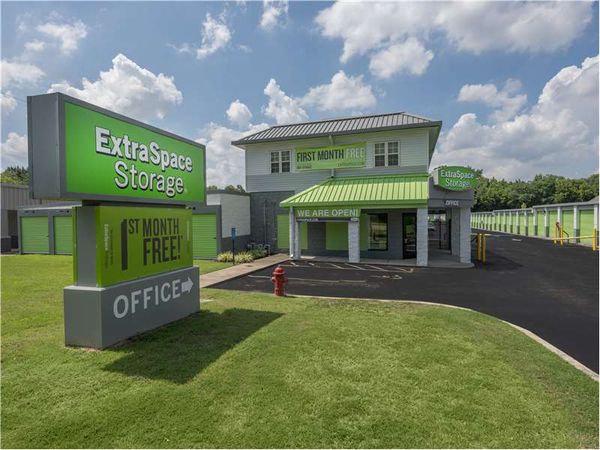 Extra Space Storage facility at 6937 Stage Rd - Memphis, TN