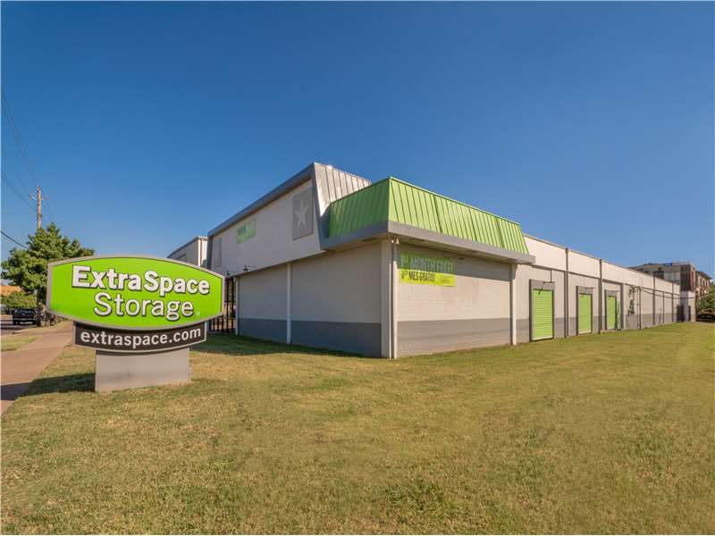 Extra Space Storage  5431 Lemmon Ave in Dallas, TX
