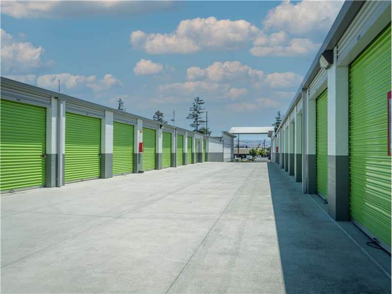 Extra Space Storage  2576 Scott Blvd in Santa Clara, CA