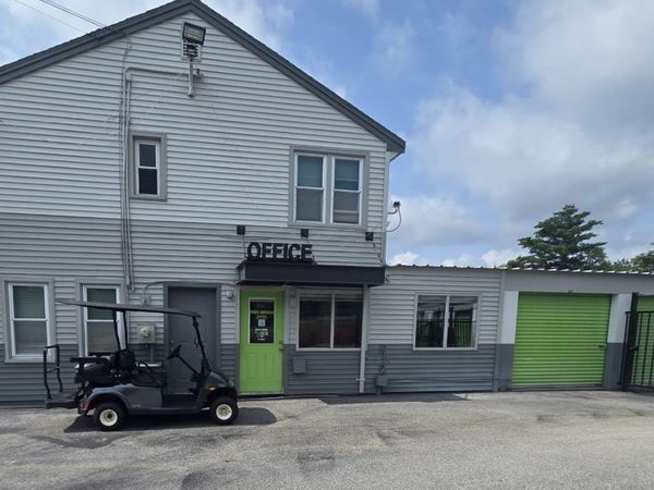 Extra Space Storage facility at 2 Scobie Pond Rd - Derry, NH